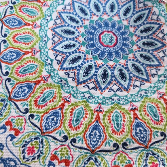 NWT C&C California Paisley Oblong 60"x84" Indoor Outdoor Tablecloth Water Resist - Picture 5 of 5
